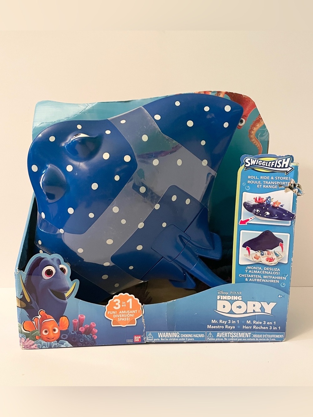 Disney Finding Dory Mr. Ray 3-in-1 Swigglefish Playset Case Bandai